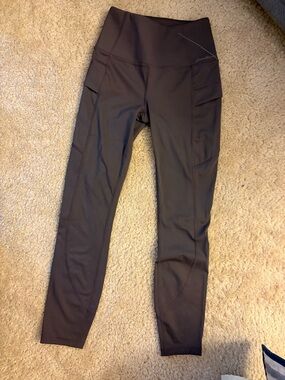 Eddie Bauer Women’s High-Waist Leggings in Deep Brown